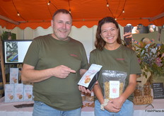 Peter Schwalbach and Shari Fischer from that's nuts GbR